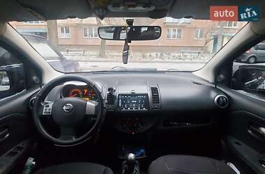 Хэтчбек Nissan Note 2006 в 