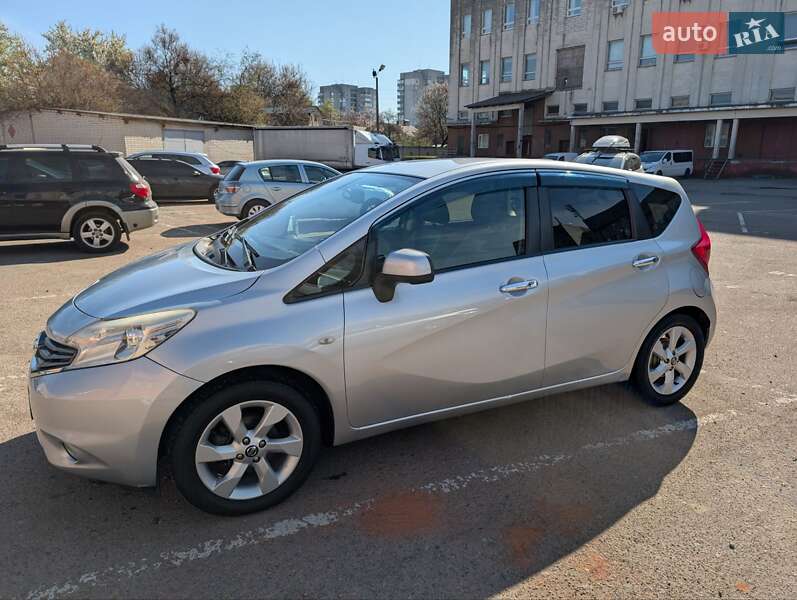 Хетчбек Nissan Note 2012 в Чернігові