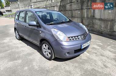 Хэтчбек Nissan Note 2008 в 