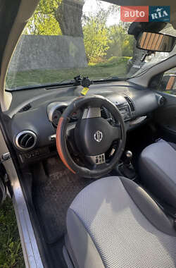 Хэтчбек Nissan Note 2007 в 