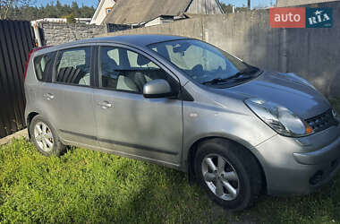 Хэтчбек Nissan Note 2007 в 
