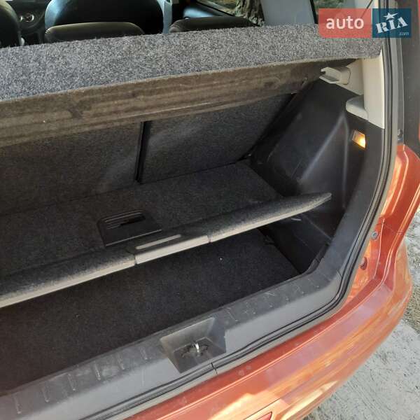 Хэтчбек Nissan Note 2008 в Змиеве