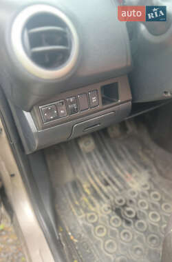 Хэтчбек Nissan Note 2011 в 