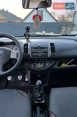 Хэтчбек Nissan Note 2006 в 