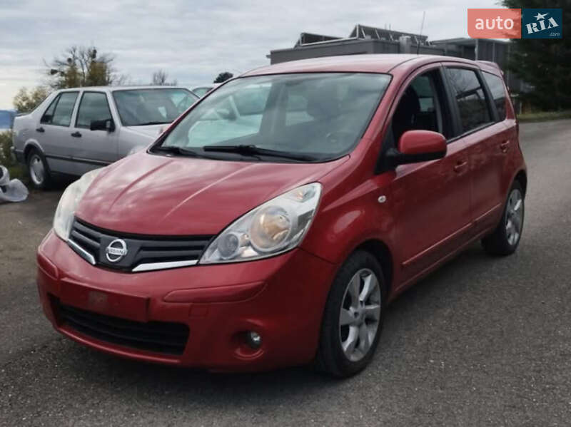 Хетчбек Nissan Note 2010 в Рівному
