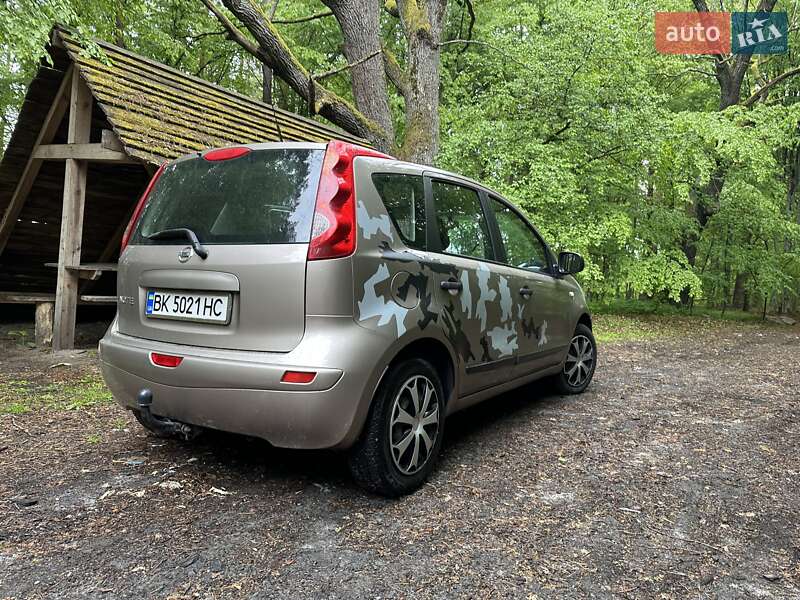 Хэтчбек Nissan Note 2008 в Ровно