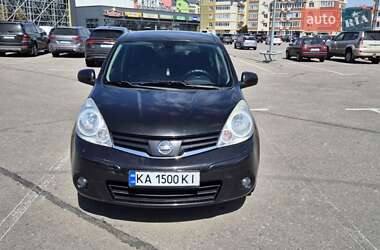 Хэтчбек Nissan Note 2010 в 
