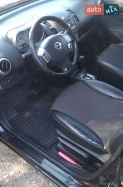 Хэтчбек Nissan Note 2006 в 