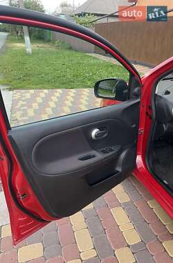 Хетчбек Nissan Note 2010 в 