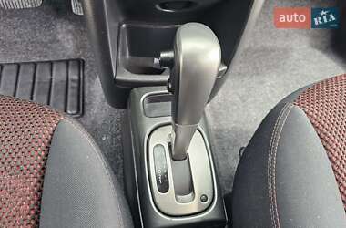 Хэтчбек Nissan Note 2008 в 