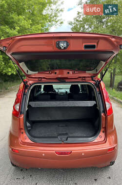 Хэтчбек Nissan Note 2007 в 