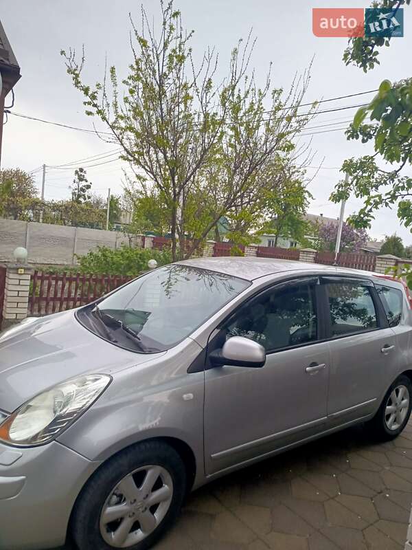 Хэтчбек Nissan Note 2008 в Малине