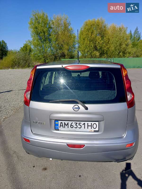 Хэтчбек Nissan Note 2008 в Малине