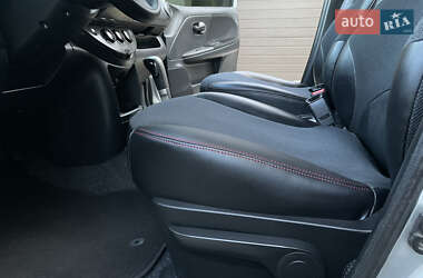 Хэтчбек Nissan Note 2009 в 