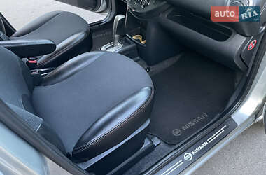 Хэтчбек Nissan Note 2009 в 
