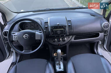 Хэтчбек Nissan Note 2009 в 