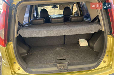 Хэтчбек Nissan Note 2007 в 