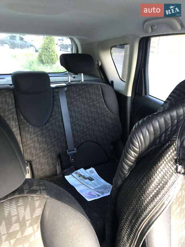 Хэтчбек Nissan Note 2008 в Ивано-Франковске