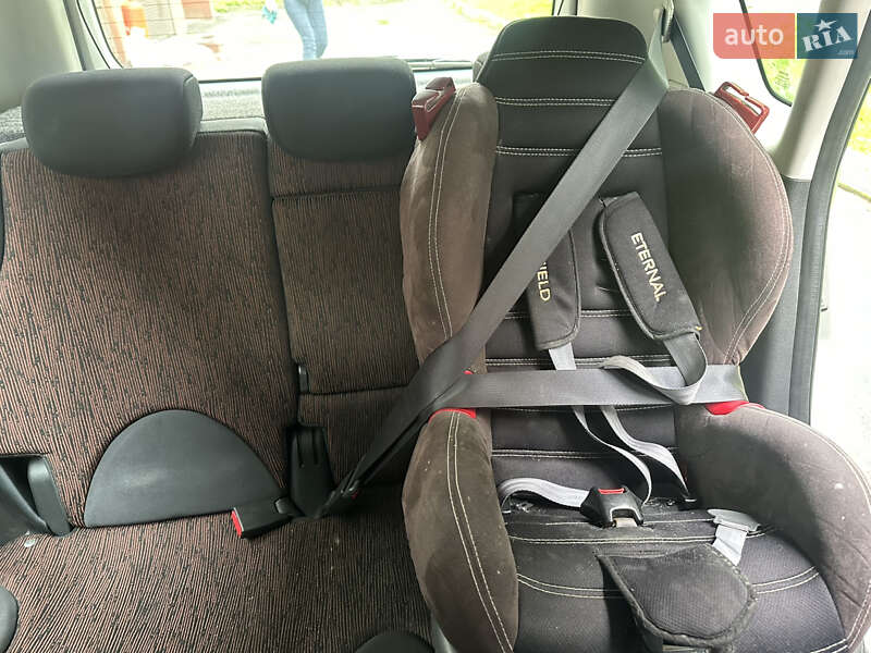Хэтчбек Nissan Note 2010 в Львове