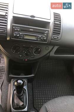 Хэтчбек Nissan Note 2007 в 