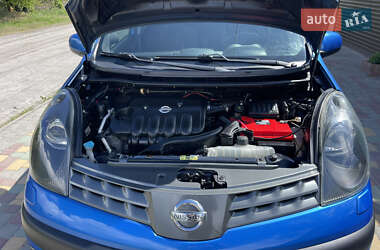 Хэтчбек Nissan Note 2007 в 
