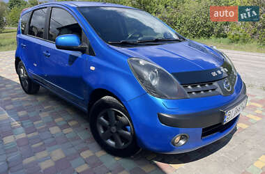 Хэтчбек Nissan Note 2007 в 
