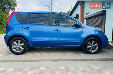Хэтчбек Nissan Note 2007 в 