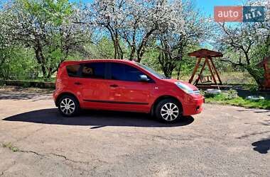 Хэтчбек Nissan Note 2008 в 