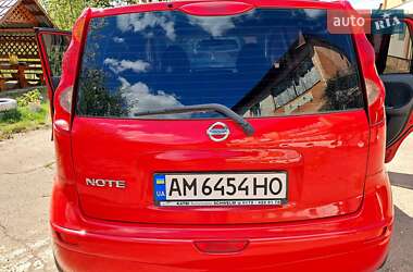 Хэтчбек Nissan Note 2008 в 