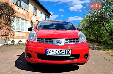 Хэтчбек Nissan Note 2008 в 