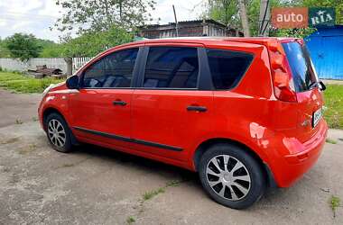 Хэтчбек Nissan Note 2008 в 