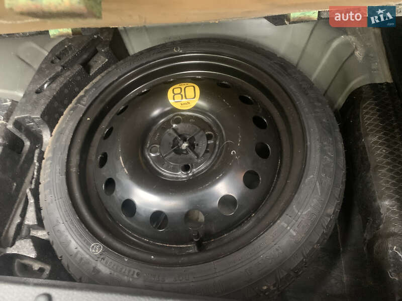 Хэтчбек Nissan Note 2010 в Казатине