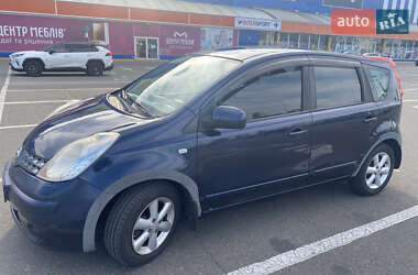 Хэтчбек Nissan Note 2007 в 