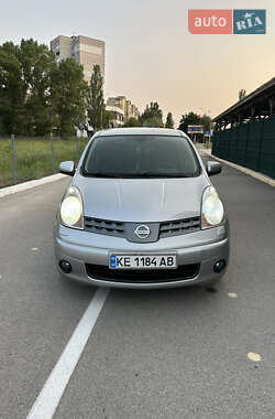 Хэтчбек Nissan Note 2008 в 
