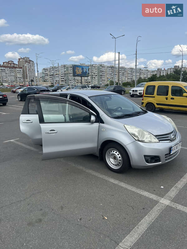 Хэтчбек Nissan Note 2012 в Киеве