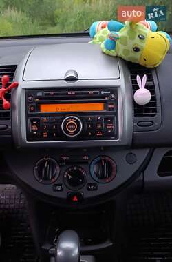 Хэтчбек Nissan Note 2008 в 