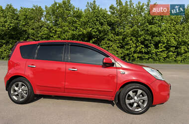 Хетчбек Nissan Note 2010 в 