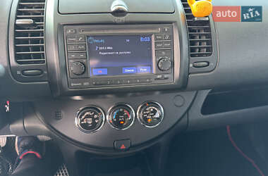 Хетчбек Nissan Note 2010 в 