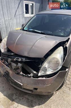 Хэтчбек Nissan Note 2009 в 