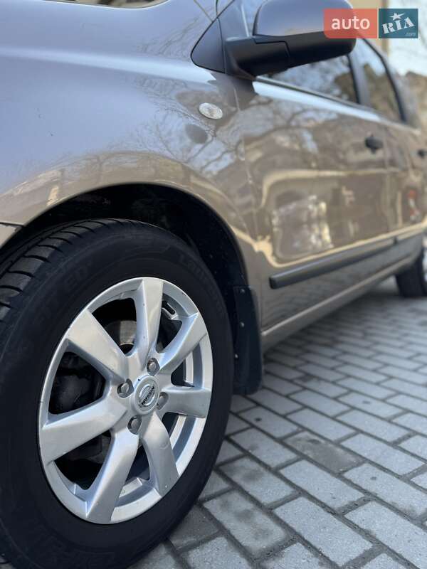 Хетчбек Nissan Note 2011 в Чернівцях