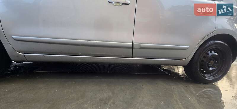 Хетчбек Nissan Note 2006 в Вараші