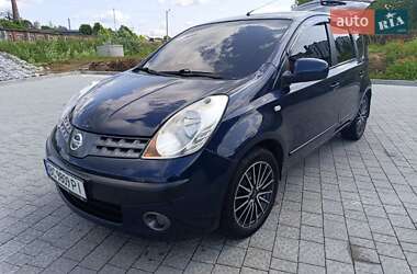 Хэтчбек Nissan Note 2006 в 