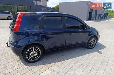 Хэтчбек Nissan Note 2006 в 