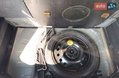 Хэтчбек Nissan Note 2006 в 