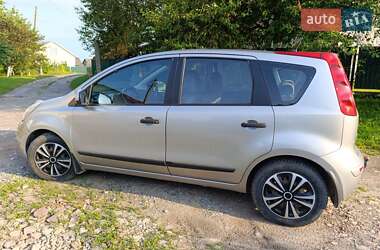 Хэтчбек Nissan Note 2008 в 