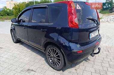 Хэтчбек Nissan Note 2006 в 