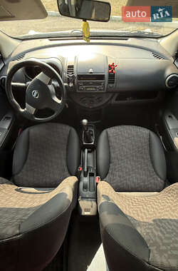 Хэтчбек Nissan Note 2008 в 