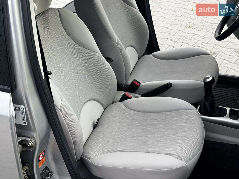 Хетчбек Nissan Note 2009 в Вінниці