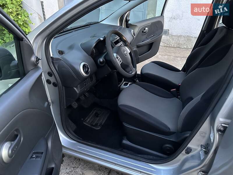 Хетчбек Nissan Note 2009 в Чернівцях
