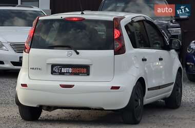 Хэтчбек Nissan Note 2012 в 